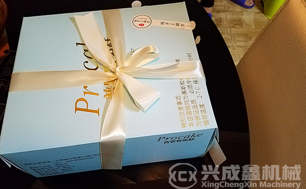 方形生日蛋糕盒逐漸流行與進(jìn)化，蛋糕盒成型機(jī)行業(yè)發(fā)展的思考